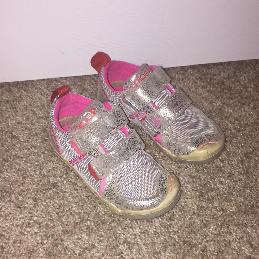 Shoes Plae for girl!